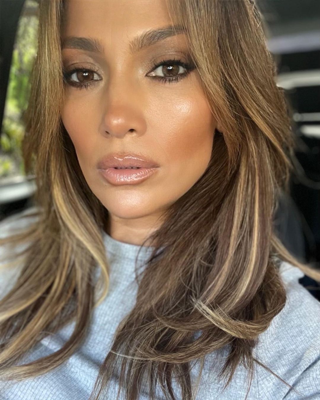 Metoda nawilżania skóry Jennifer Lopez robi furorę w internecie